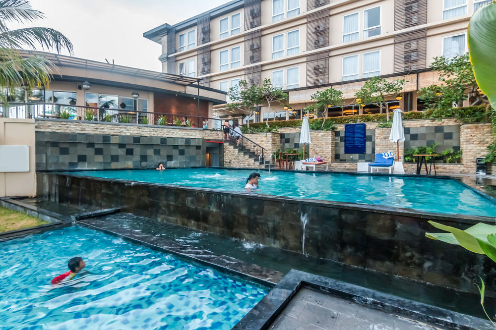 Neo Denpasar By Aston Hotel Ngoại thất bức ảnh