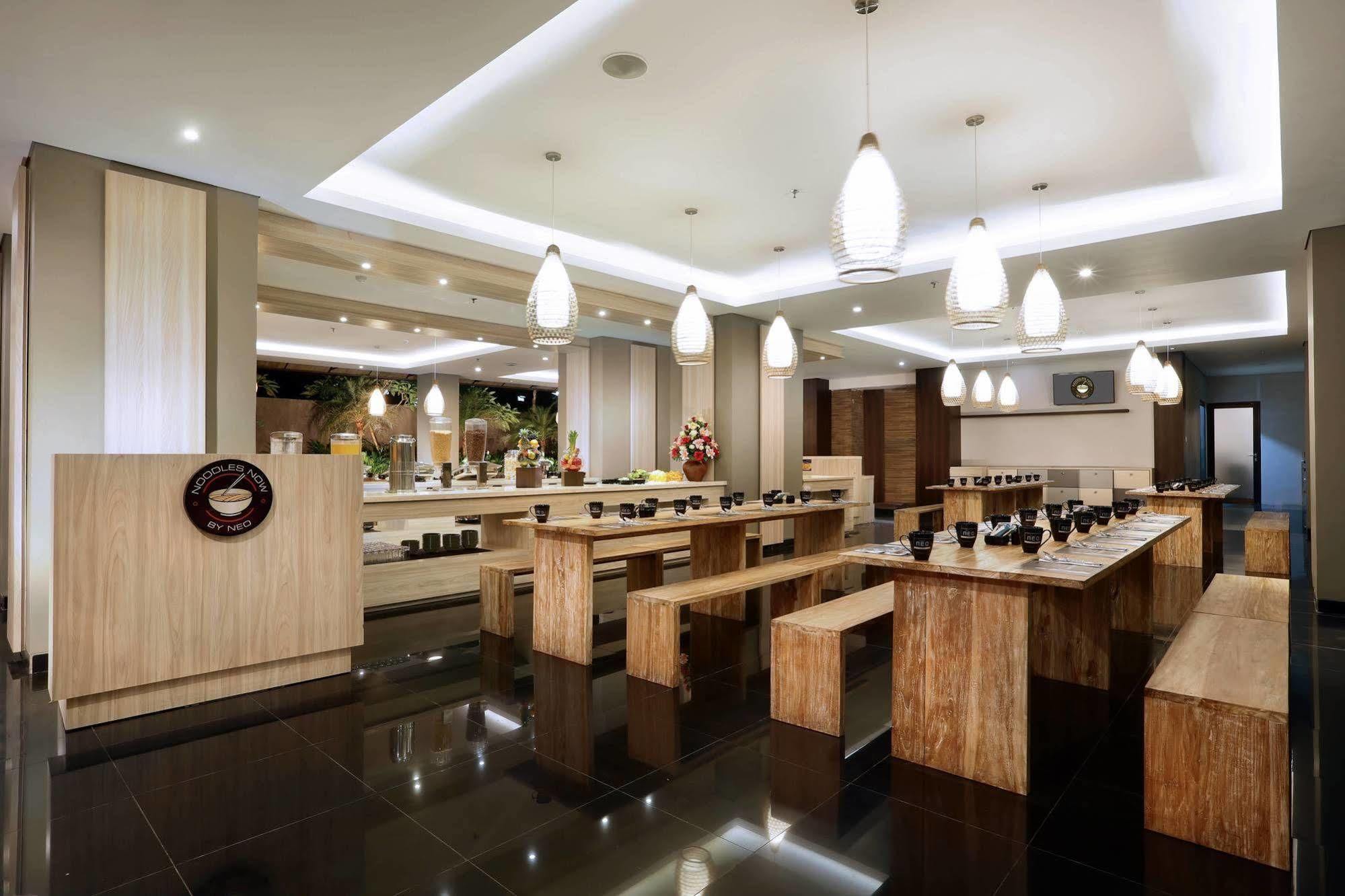 Neo Denpasar By Aston Hotel Ngoại thất bức ảnh